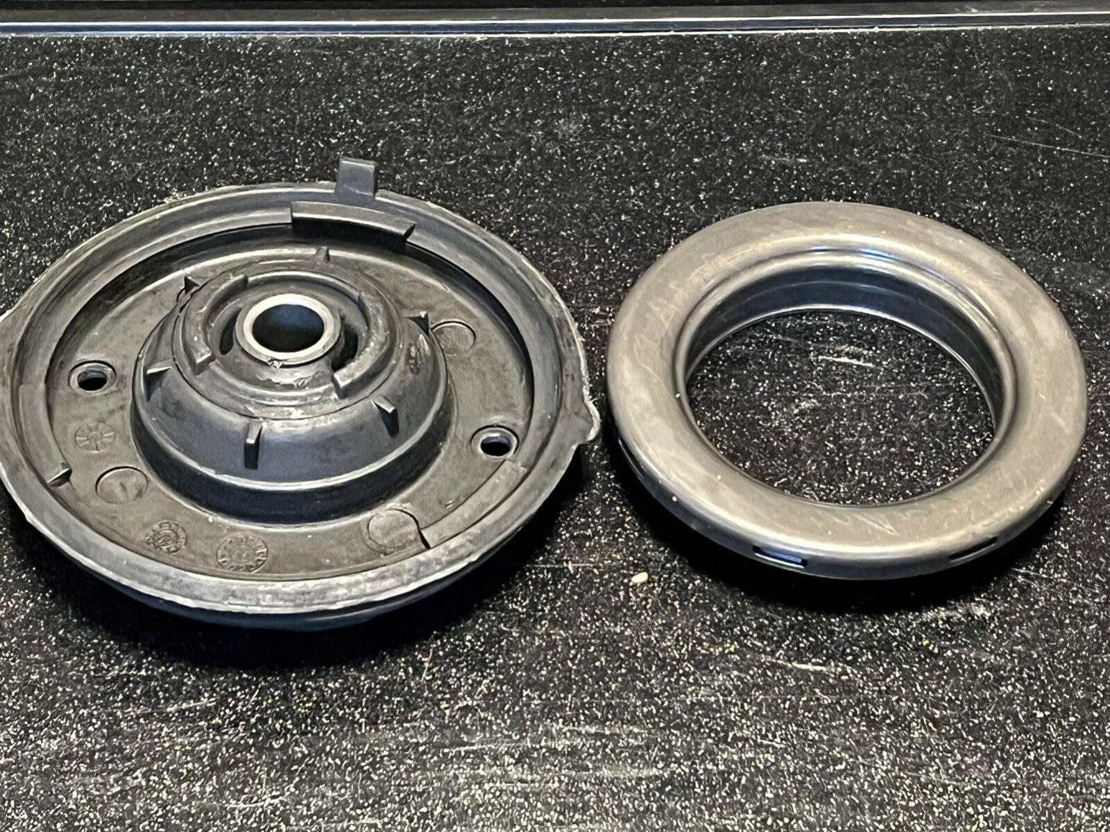 SNR KB659.49 Top Strut Mount