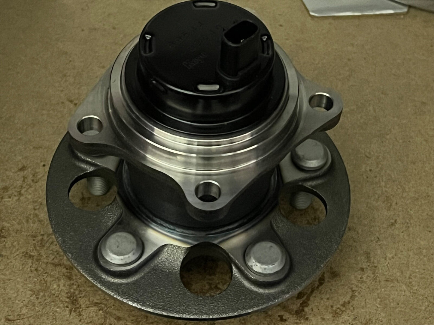 Solid Auto T137063 Toyota Avensis Verso 2.0 Rav 4 1.8 Rear Wheel Bearing Hub
