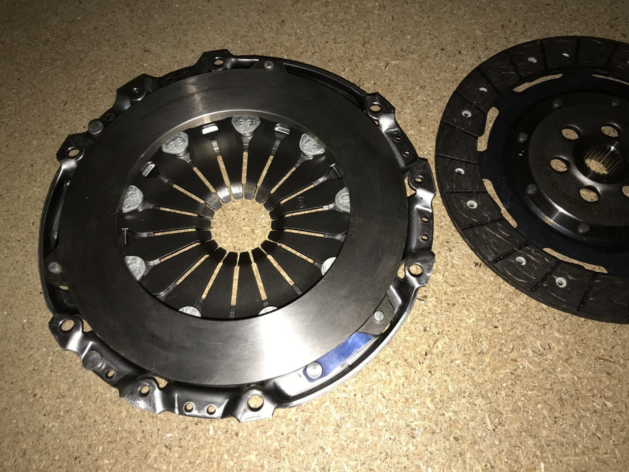 2 Piece Clutch Ford C-Max Focus Focus C-Max Volvo C30 S40 V50 Valeo 826745