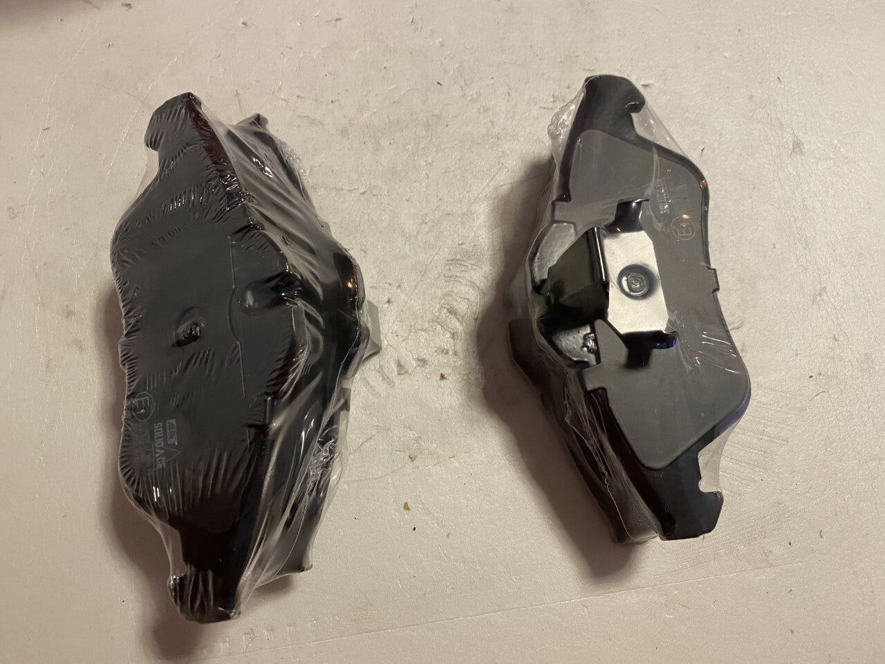Solid Auto Q104018 Brake Pad Set