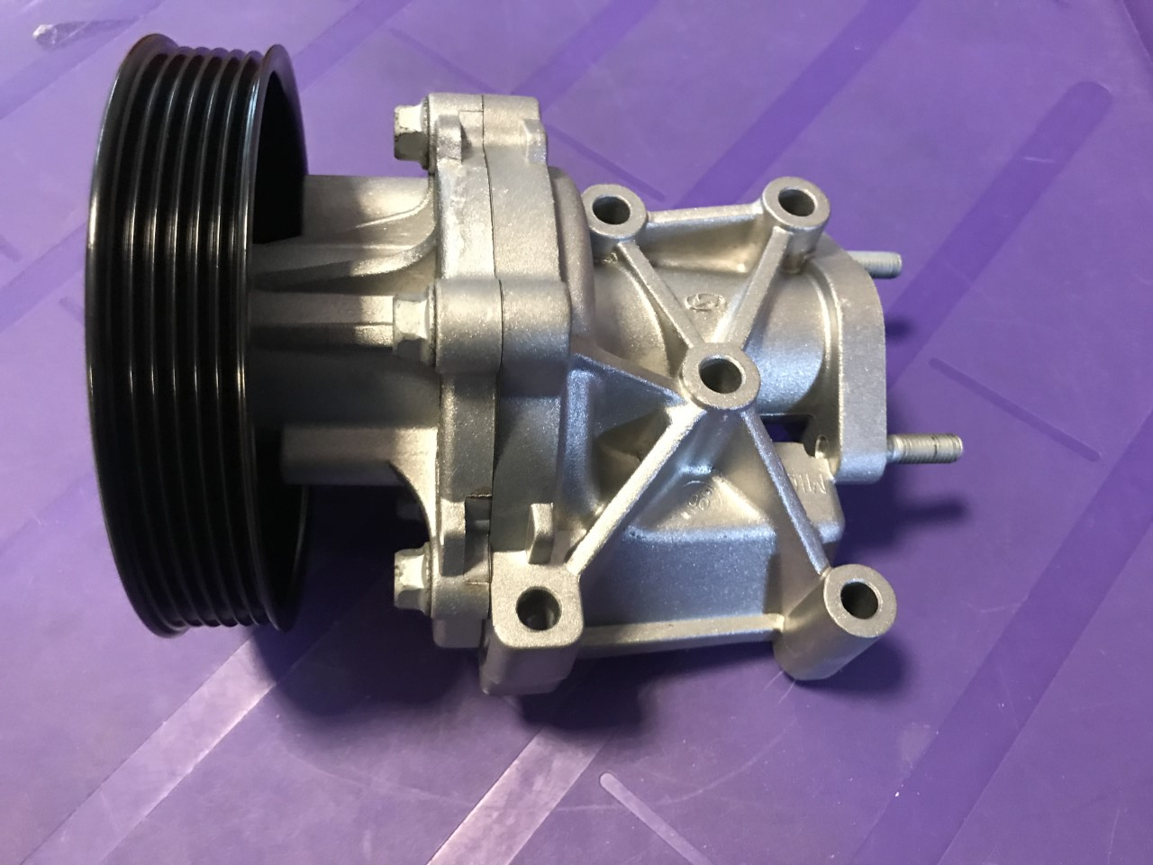 Water Pump with Housing Genuine Part Hyundai iX35 2010-2016 251002G00