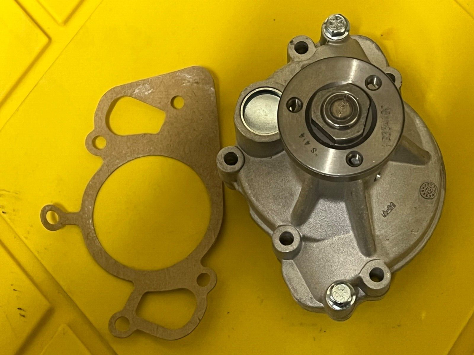 SIL PA1407 Water Pump Fits Jaguar S Type XK XK8 Land Rover Discovery