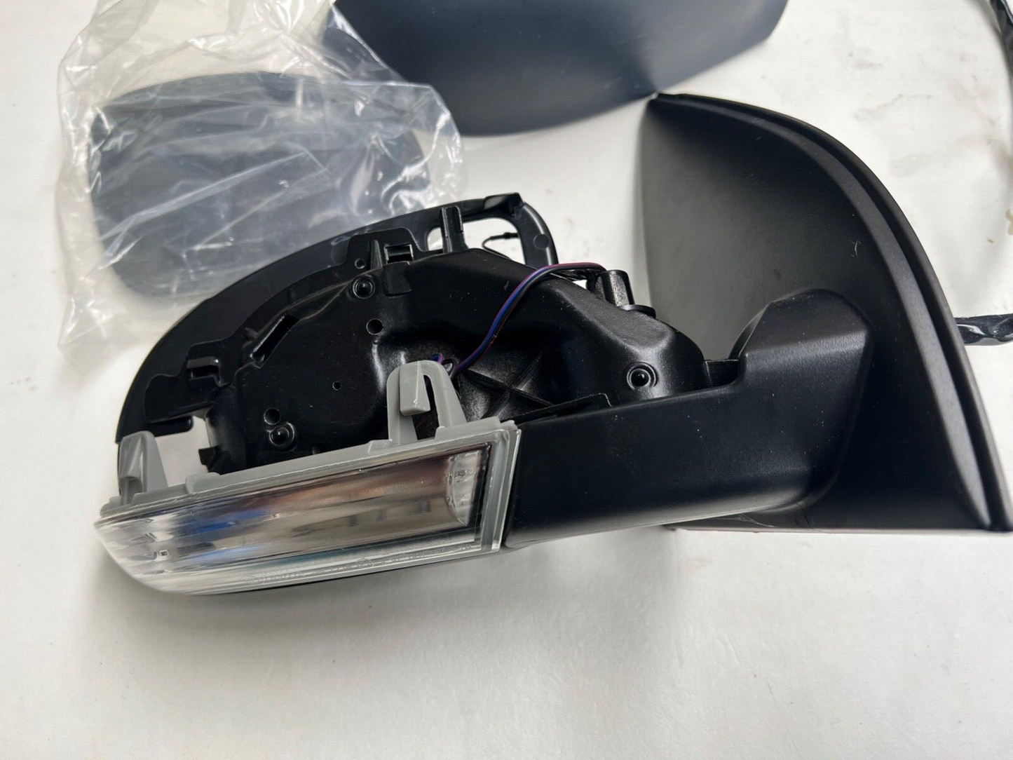 VM-197EHR Wing Mirror Off Side - No Packaging