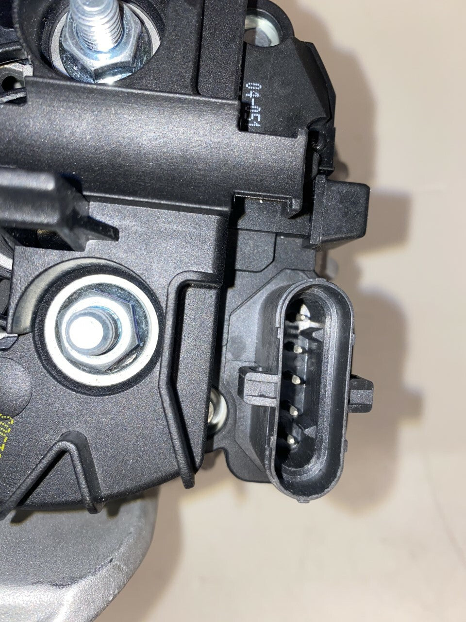 89213701 Alternator fits Renault Volvo Lorry