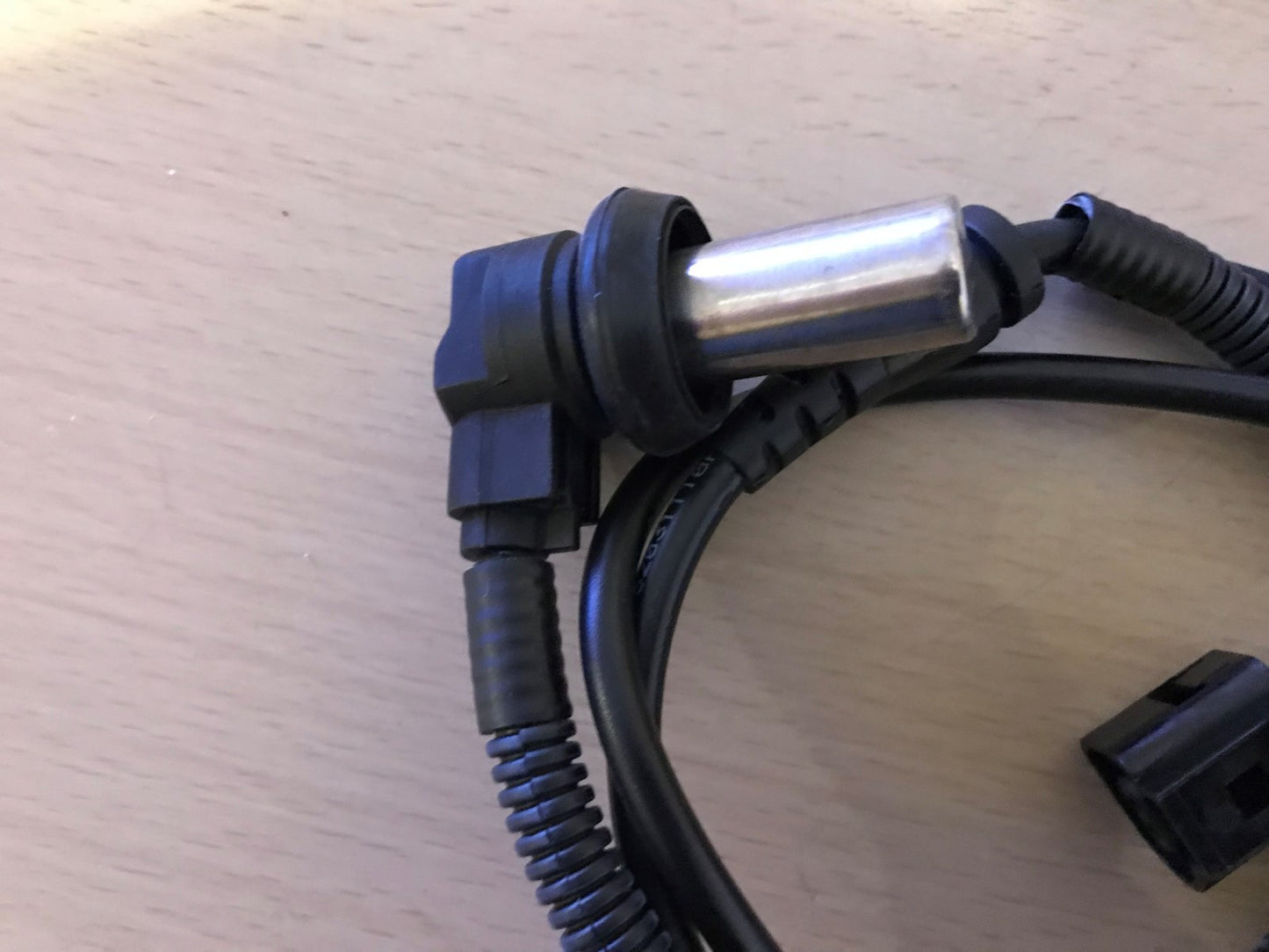 ABS Sensor Front LH RH Audi A6 1997-2004 Audi S6 1999-2004 VW Passat 4B0927803C