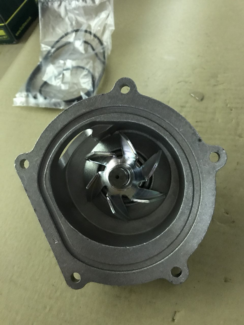 Water Pump Land Rover Defender 98-16 Discovery Disco 98-04 Unipart GWP2993