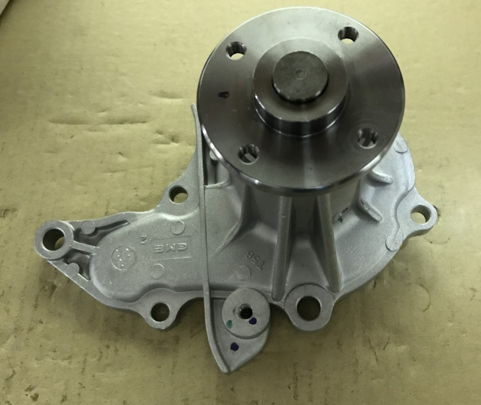 Water Pump with Gasket Toyota Corolla Carina Celica GMB 35220 **NEW**