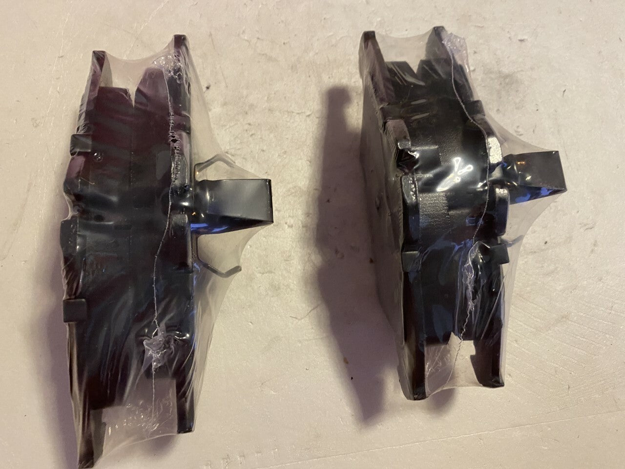 Solid Auto Q104018 Brake Pad Set