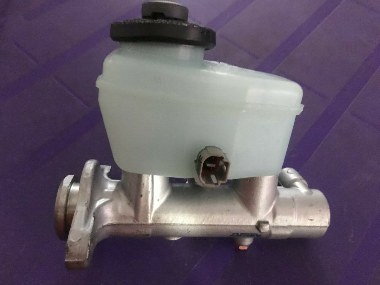 Toyota Land Cruiser 1995-1997 4.2 TD Blue Print ADT35124 Brake Master Cylinder