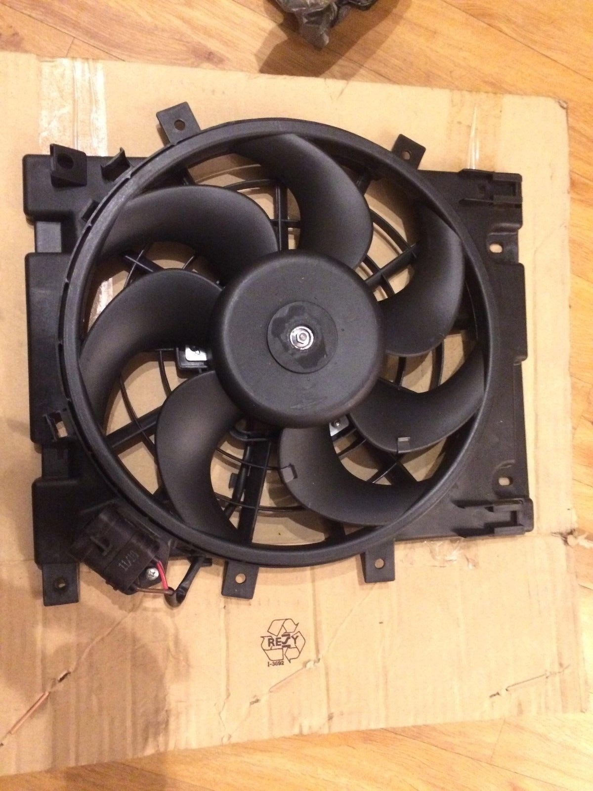 Vauxhall Zafira B MK2 / Astra MK5 Cooling Fan GA200827 NEW BOXED