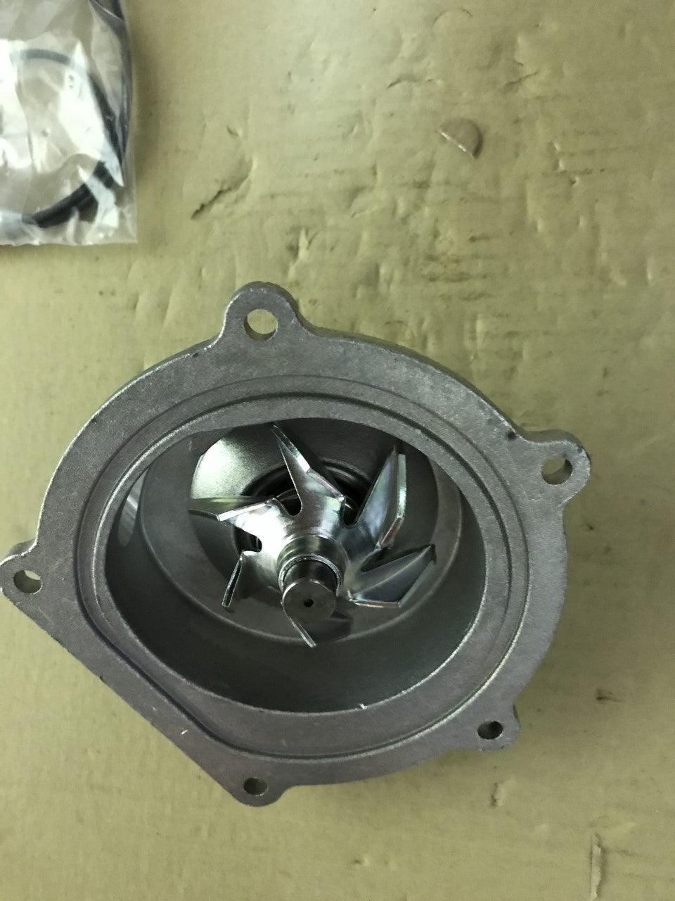 Water Pump Land Rover Defender 98-16 Discovery Disco 98-04 Unipart GWP2993