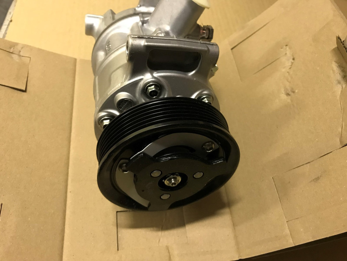 Air Con Compressor Pump fits Audi A3 TT fits VW Golf Tiguan Hella 8FK351135421