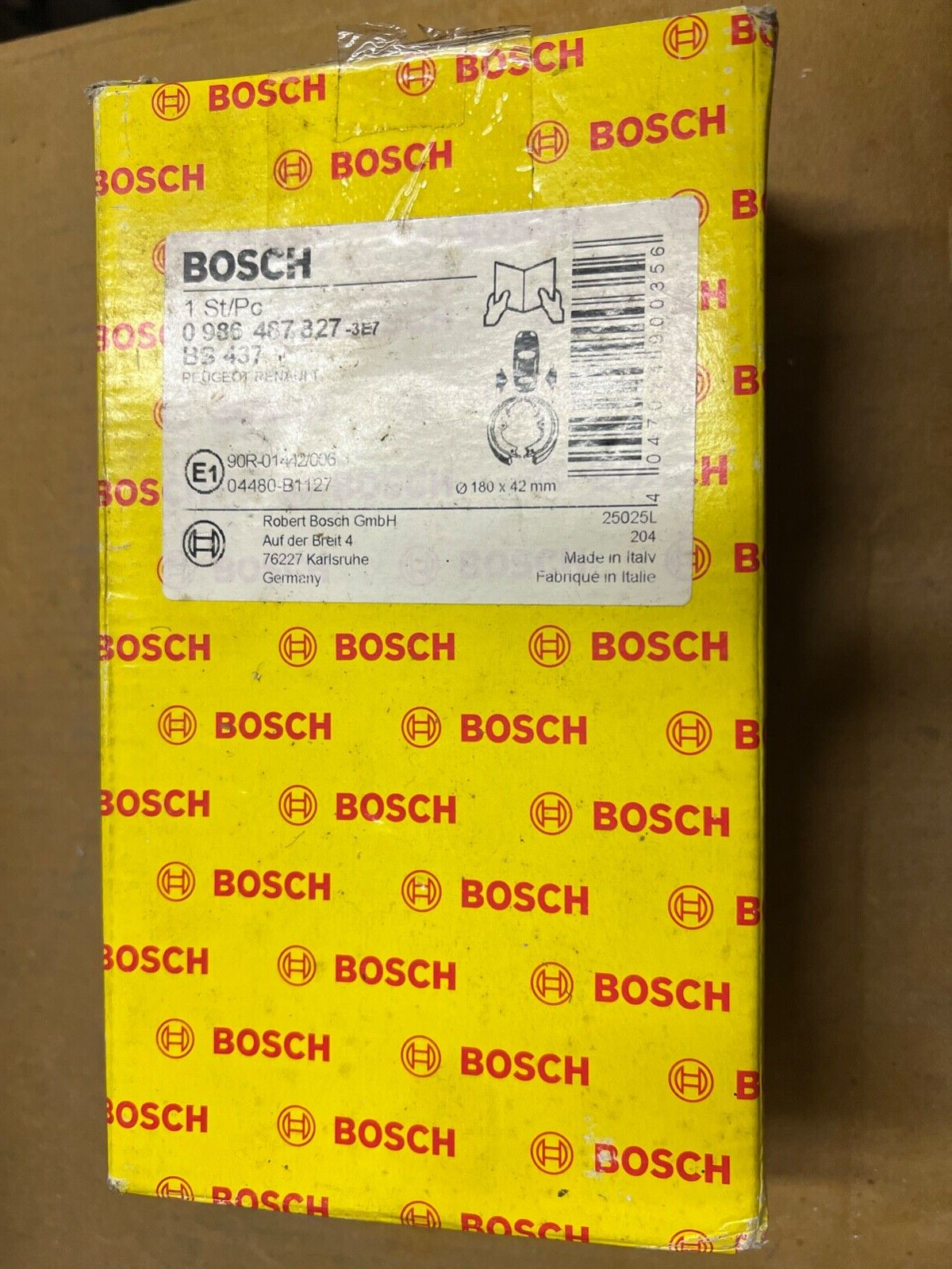 Bosch 0986487827 BS437 Rear Brake Shoe Set fits Peugeot Renault