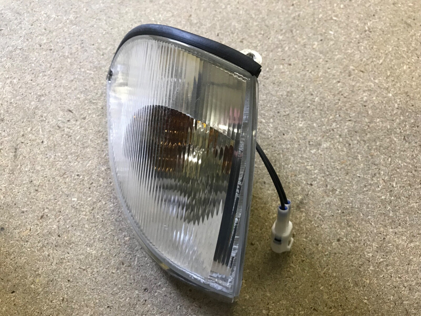 Valeo 088178 Front Right Hand Indicator Lamp fits Suzuki Swift Jimny 1996-onward