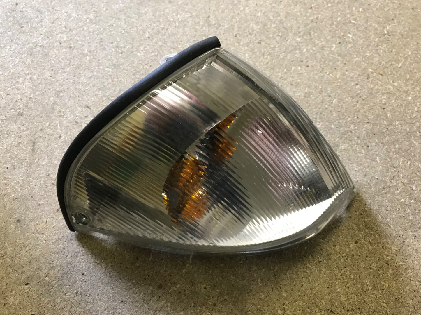 Valeo 088178 Front Right Hand Indicator Lamp fits Suzuki Swift Jimny 1996-onward
