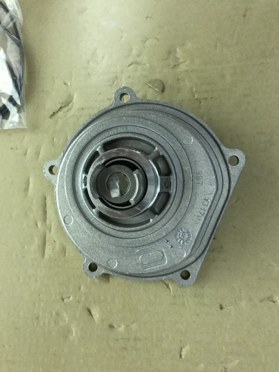 Water Pump Land Rover Defender 98-16 Discovery Disco 98-04 Unipart GWP2993