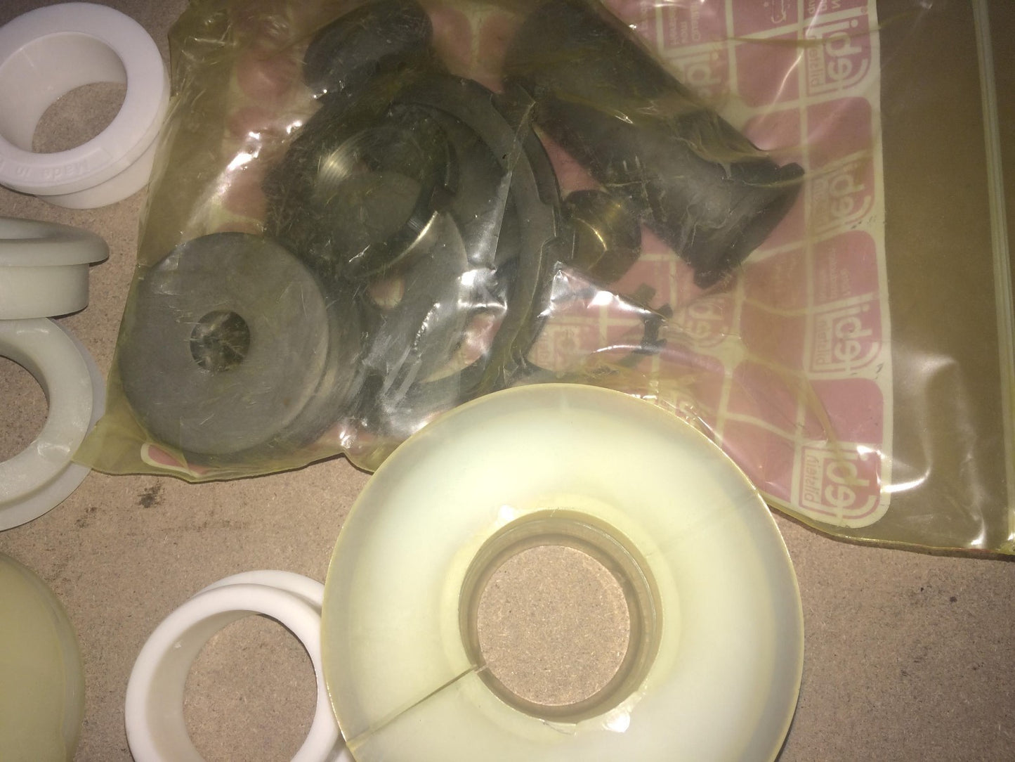 Rear Stabiliser Bearing / Bush Kit Mercedes Febi 01072 New
