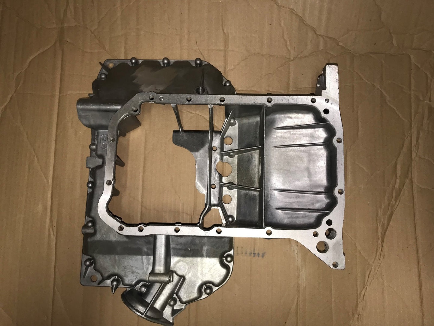 Upper Sump Audi A4 Audi A6 Audi A8 Incl Quattro ECP 332440751