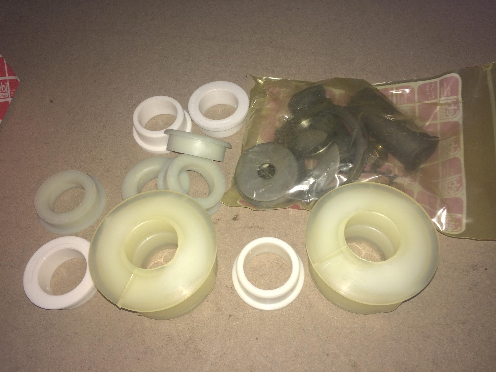 Rear Stabiliser Bearing / Bush Kit Mercedes Febi 01072 New