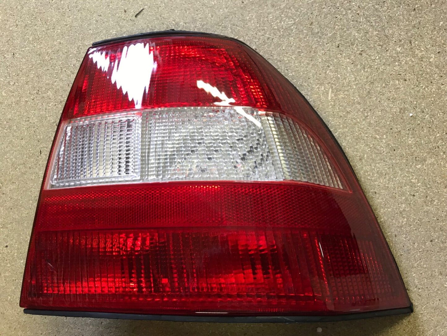 210471 Rear Right Lamp fits Vauxhall Vectra 1995-1999