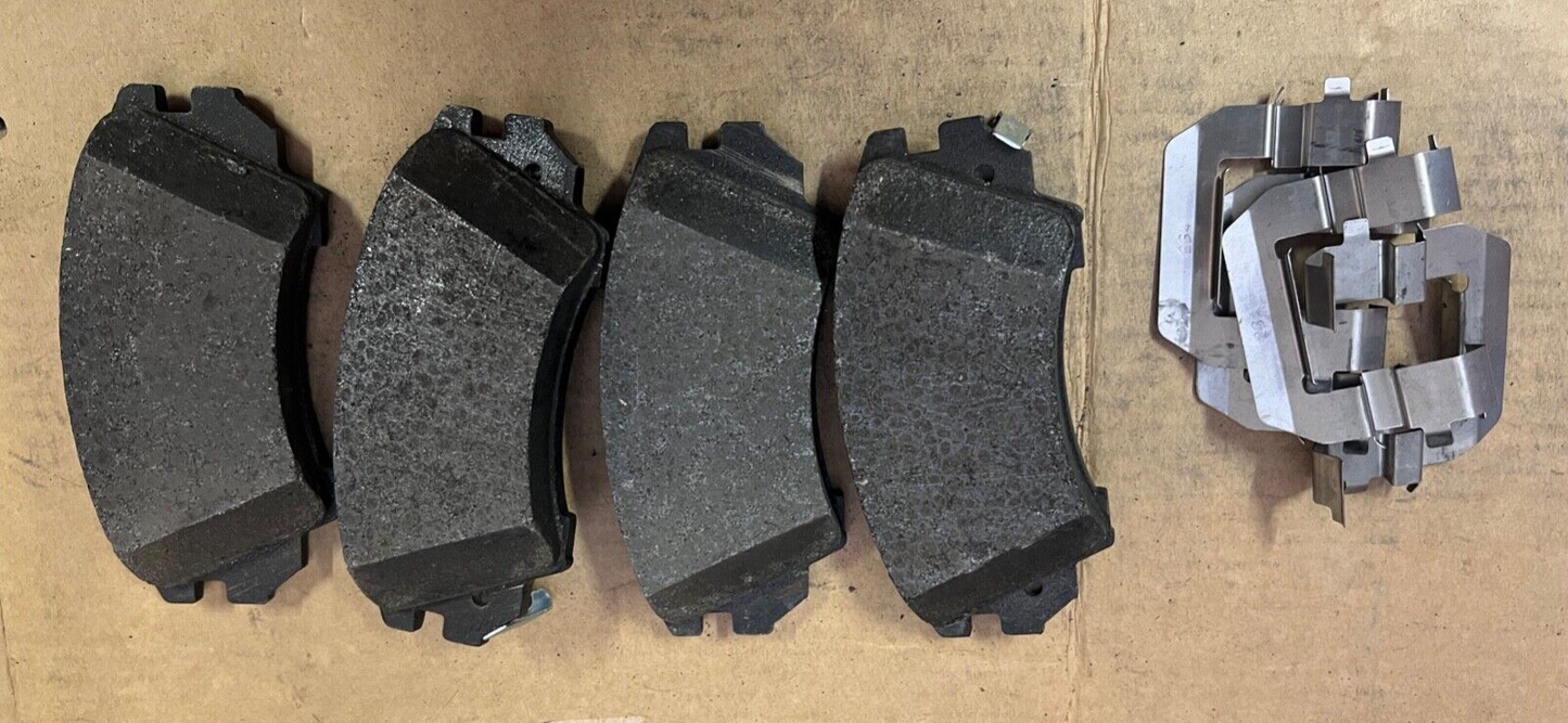 Genuine Vauxhall 95516195 Front Brake Pads fits Insignia Astra