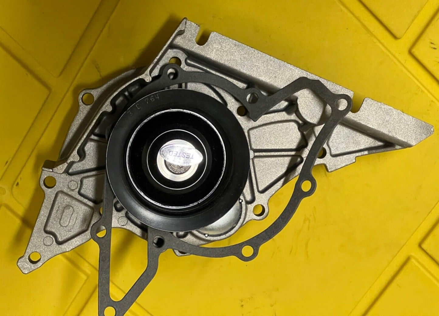 10764 Water Pump fits Audi A6 A8 VW Phaeton Touareg