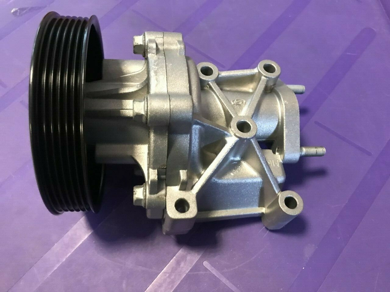 Water Pump with Housing Genuine Part Hyundai iX35 2010-2016 251002G00