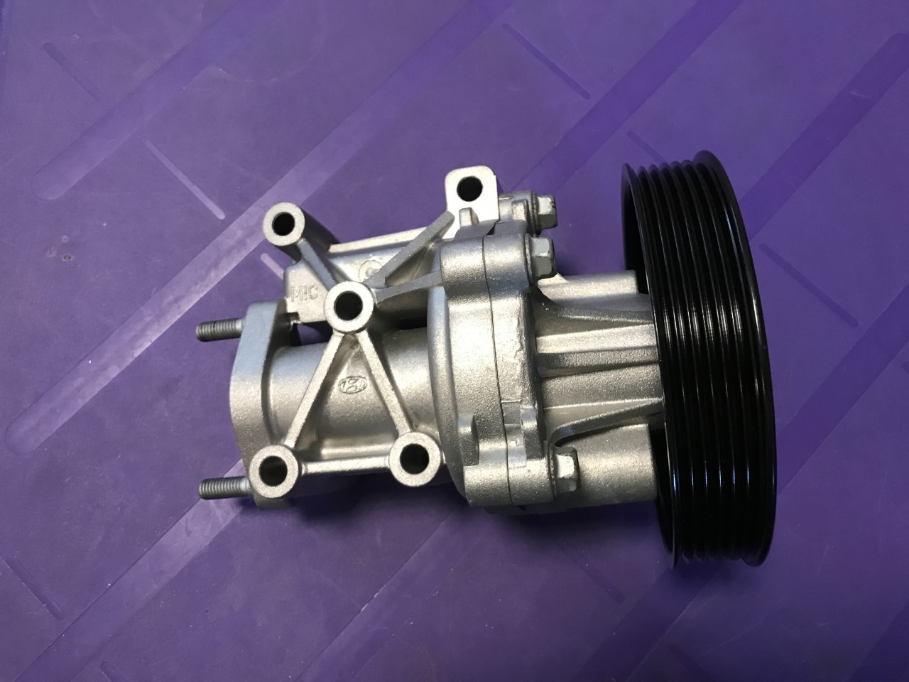 Water Pump with Housing Genuine Part Hyundai iX35 2010-2016 251002G00