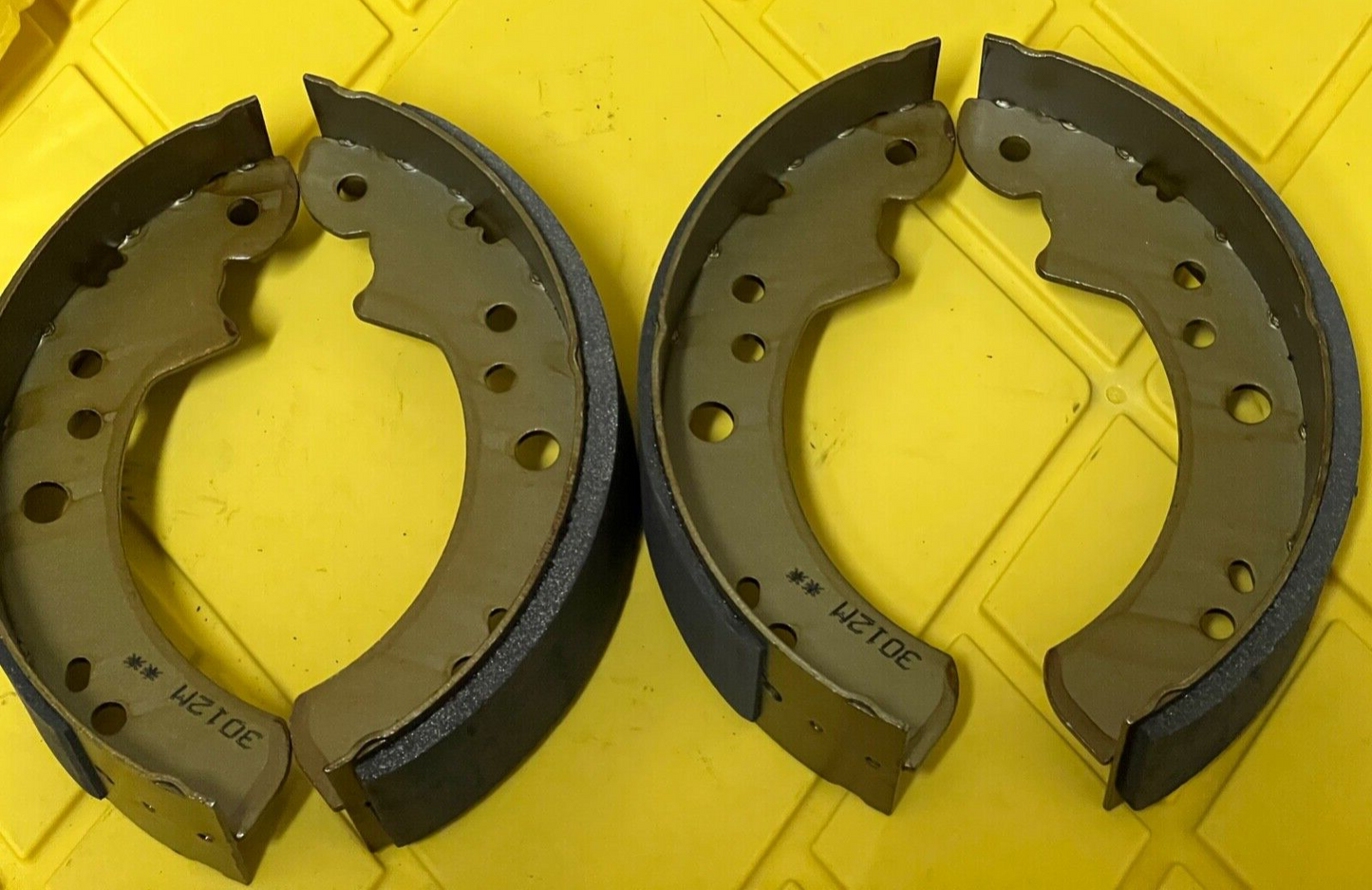 Magneti Marelli BSS6312 Rear Brake Shoe Set fits Ford Transit Peugeot 205