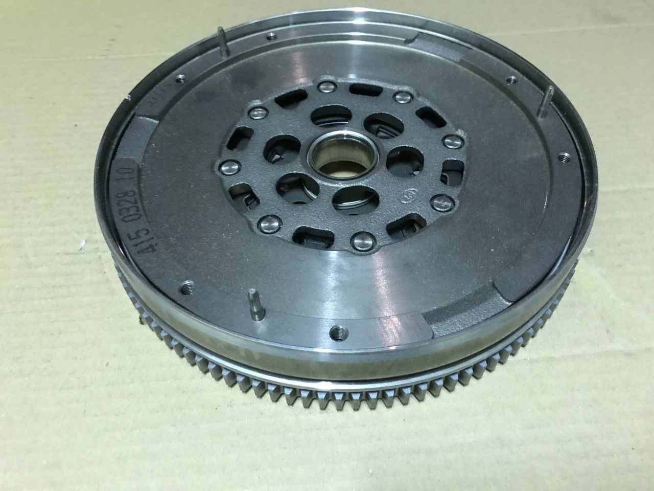 DMF Dual Mass Flywheel fits Lancia Musu 04-12 Fiat Idea 04-17 LUK 415032810