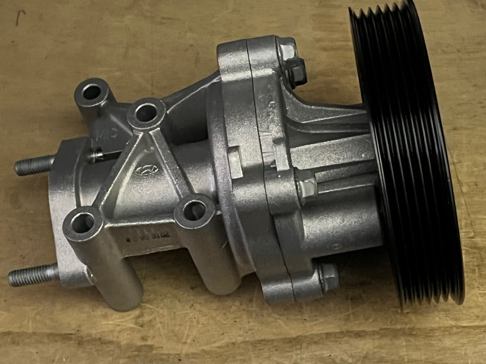 Genuine Hyundai Water Pump 251002G000