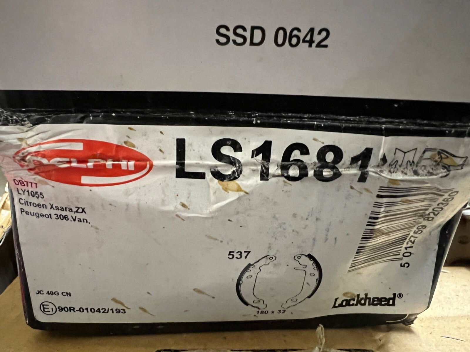 Delphi LS1681 Brake Shoe Set fits Citroen Xsara ZX Peugeot 306, 306 Van