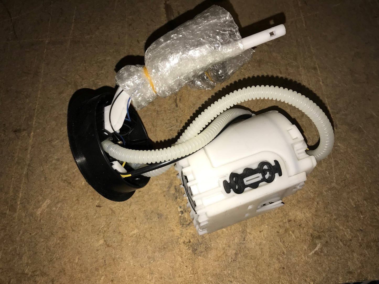 Fuel Pump & Sender VW Golf 1991-1999 Vento 1991-1998 1.4 1.6 1.8 1009190006