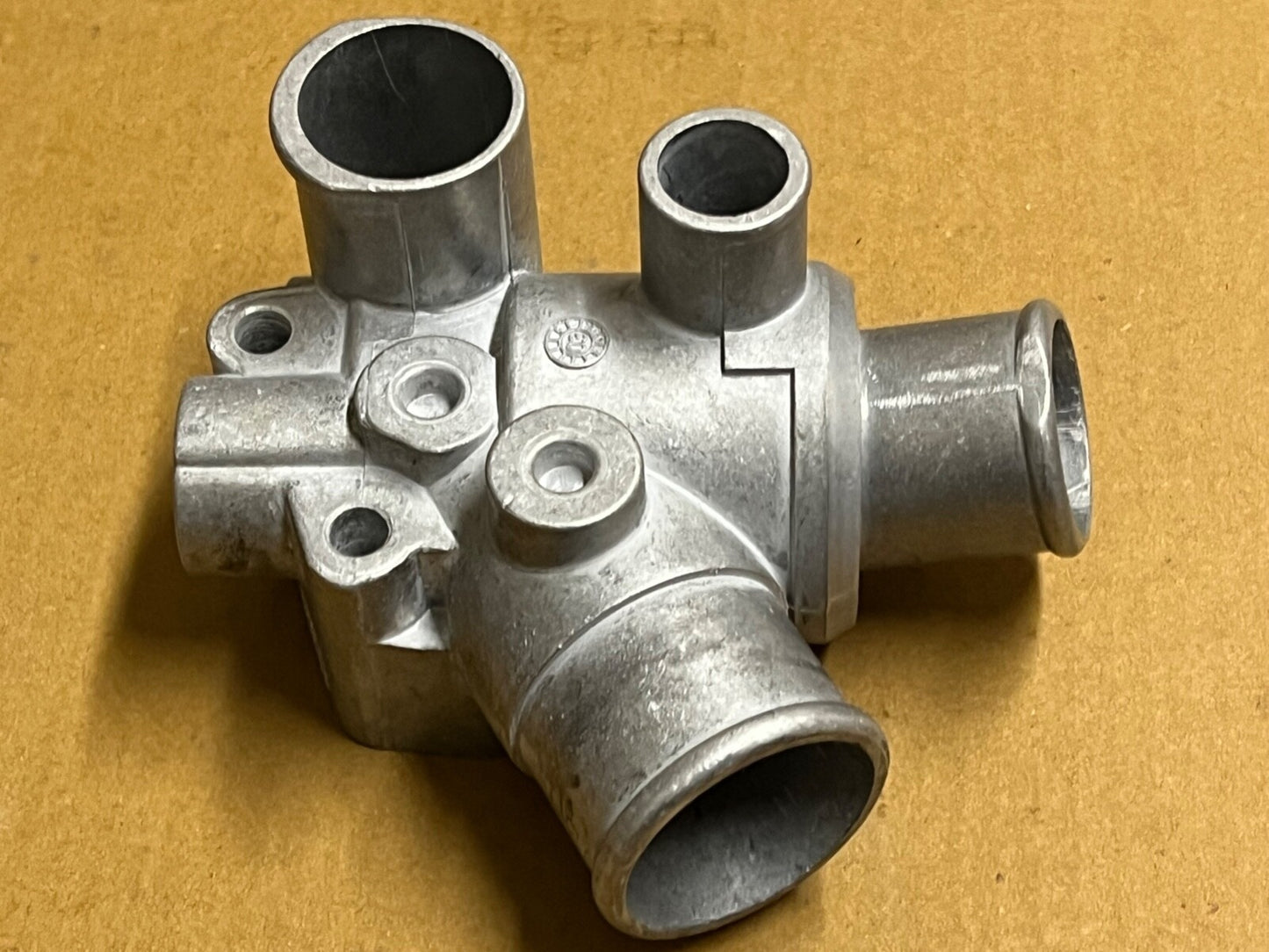 QH QTH337K Thermostat Housing fits Fiat Tempra Tipo