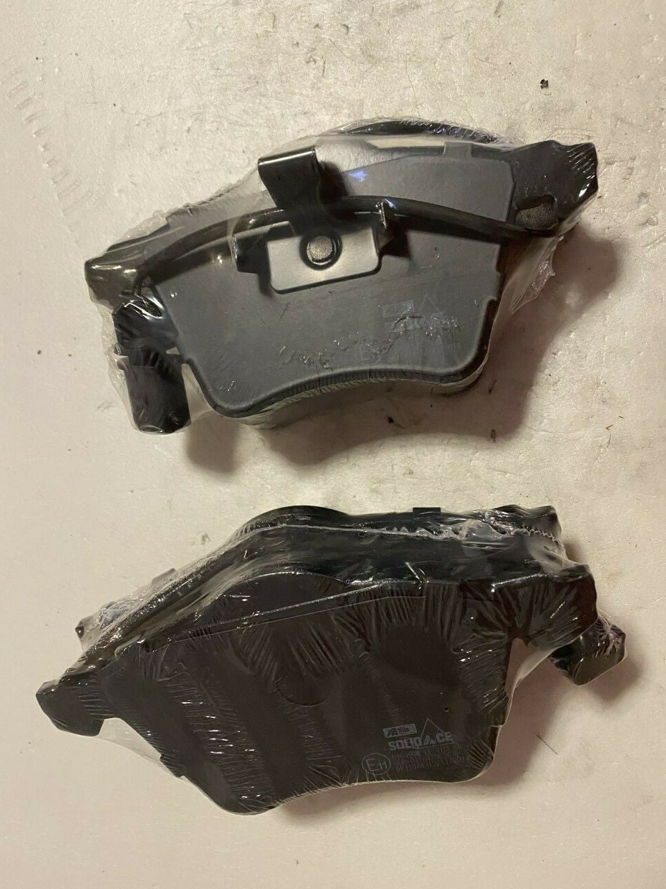 Solid Auto Q104034 front Brake Pad Set