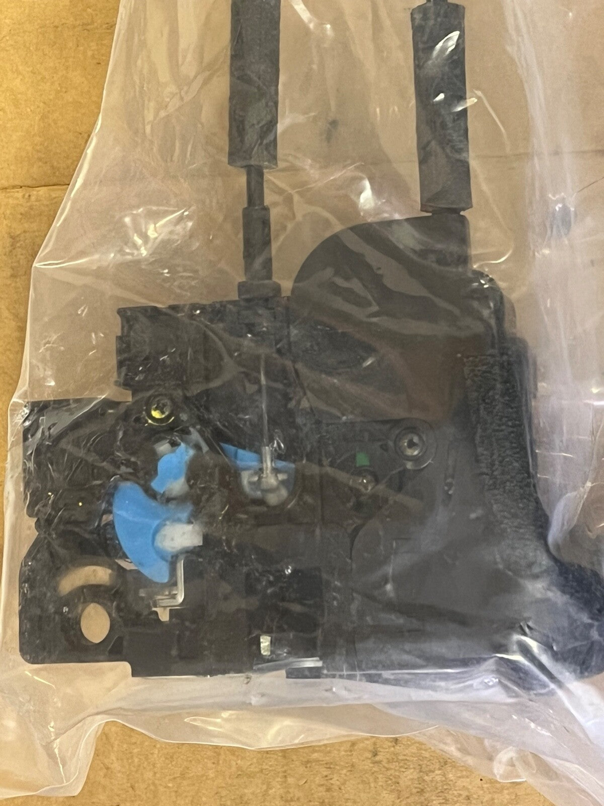 81320-B9100 Genuine Hyundai NEW Off Side Front Door Latch Mechanism
