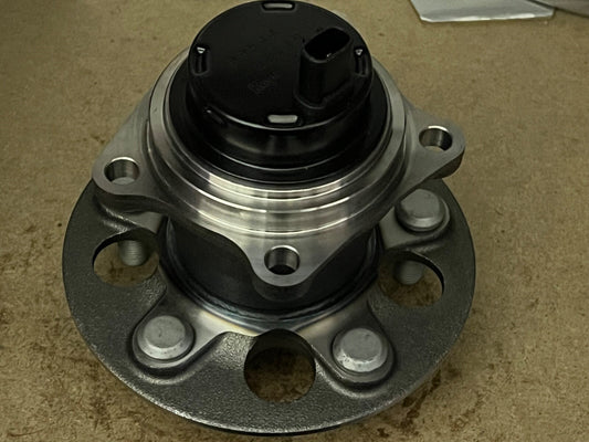 Solid Auto T137063 Toyota Avensis Verso 2.0 Rav 4 1.8 Rear Wheel Bearing Hub