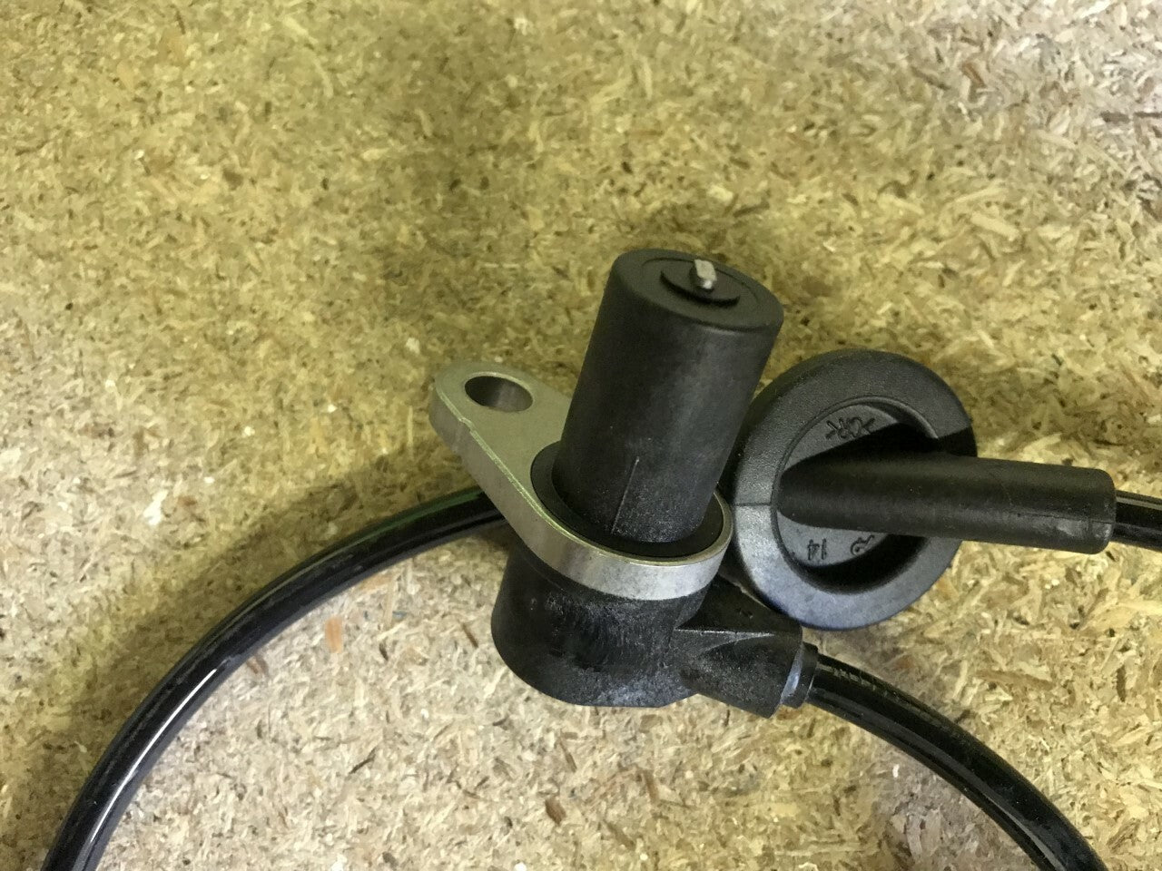 Nissan Primera Bosch 0265006233 Wheel Speed Sensor Front Left Near Side