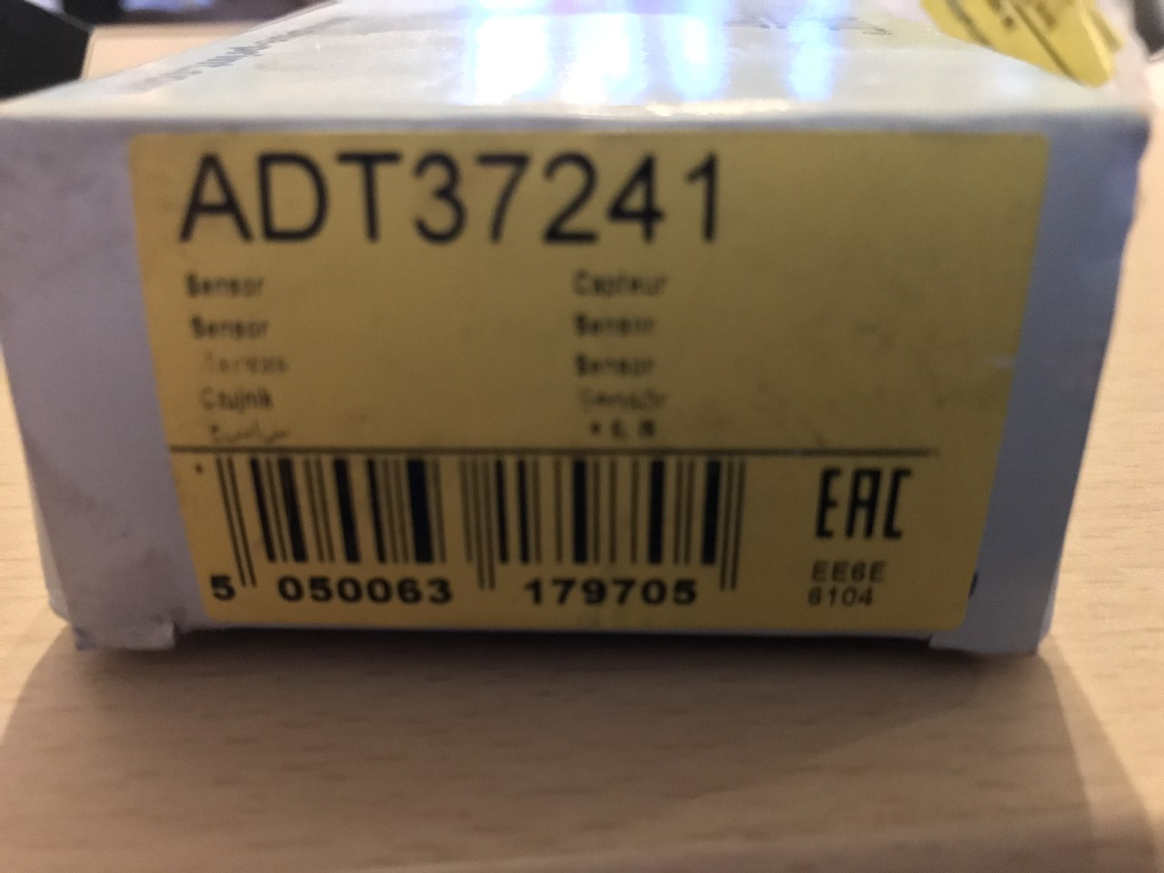 Camshaft Sensor Lexus IS220d Toyota Auris Avensis Corolla Verso iQ RAV4 ADT37241