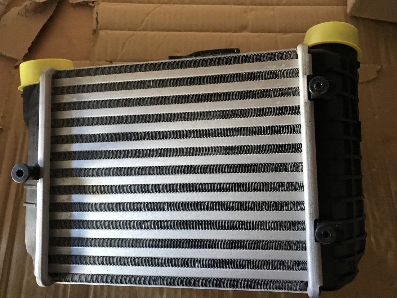 Intercooler Audi A4 00-08 Seat Exeo Valeo 817867 Nissans 967091 New