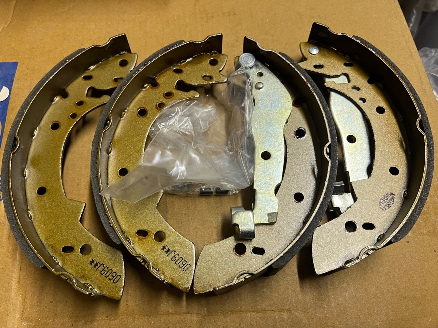 Magneti Marelli BSS2156 Rear Brake Shoe Set fits BMW 3 Series