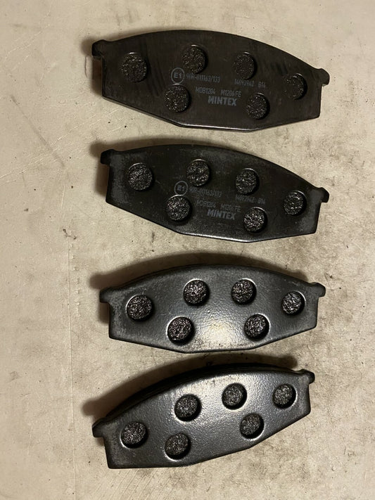 Mintex MDB1204 Front Brake Pad Set fits Mitsubishi Nissan