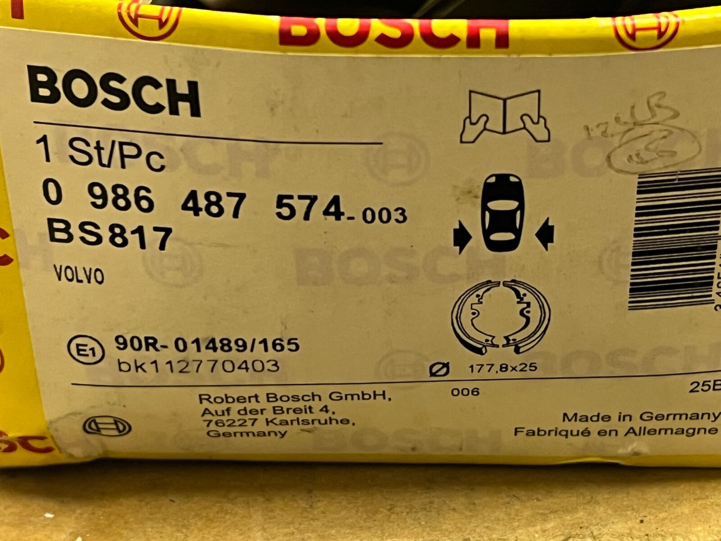 Bosch 0986487574 BS817 Rear Brake Shoe Set fits Volvo V70