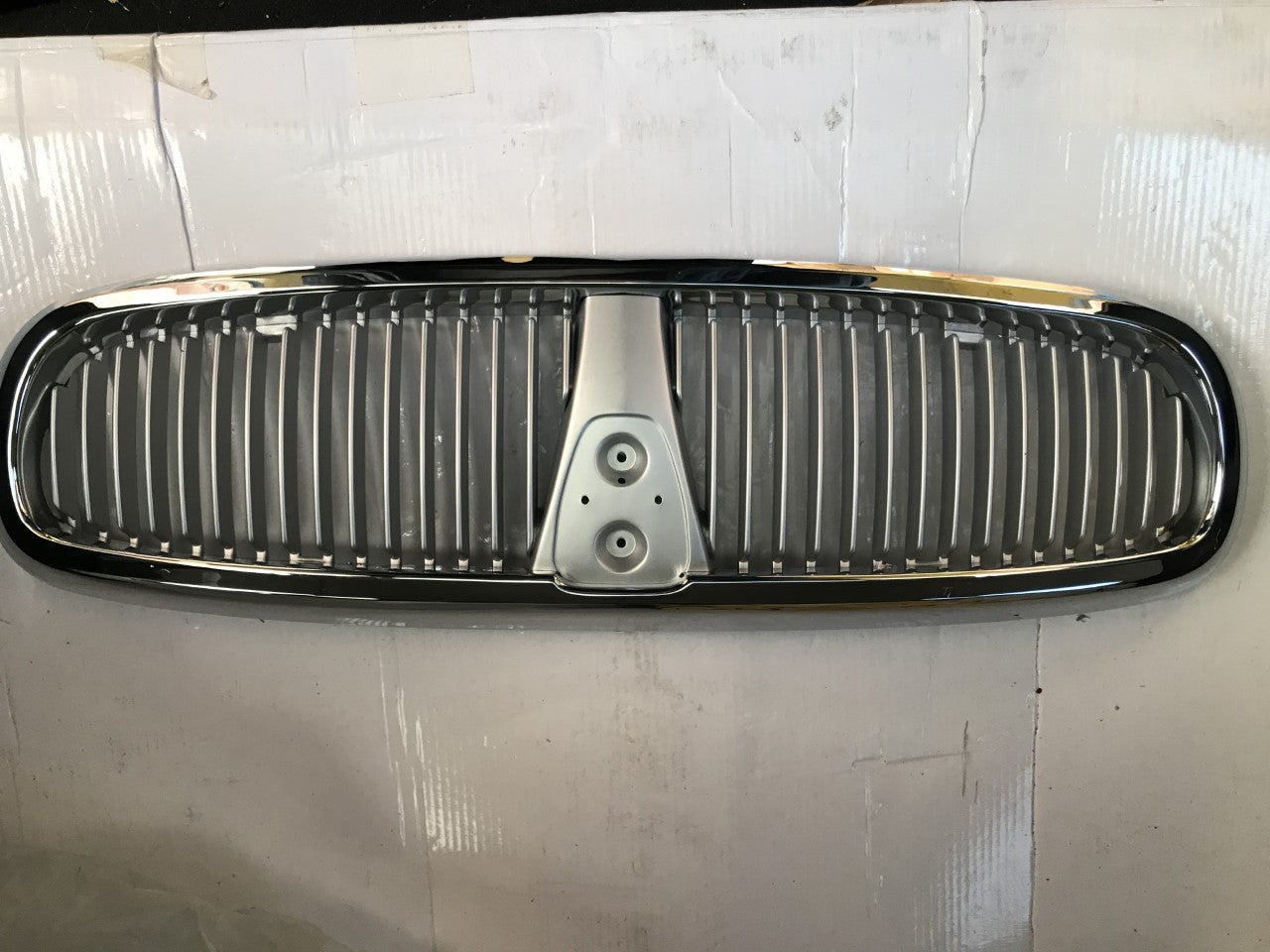 Front Grille Rover 400 1995-2000 RV379 New **Bargain limited stock**