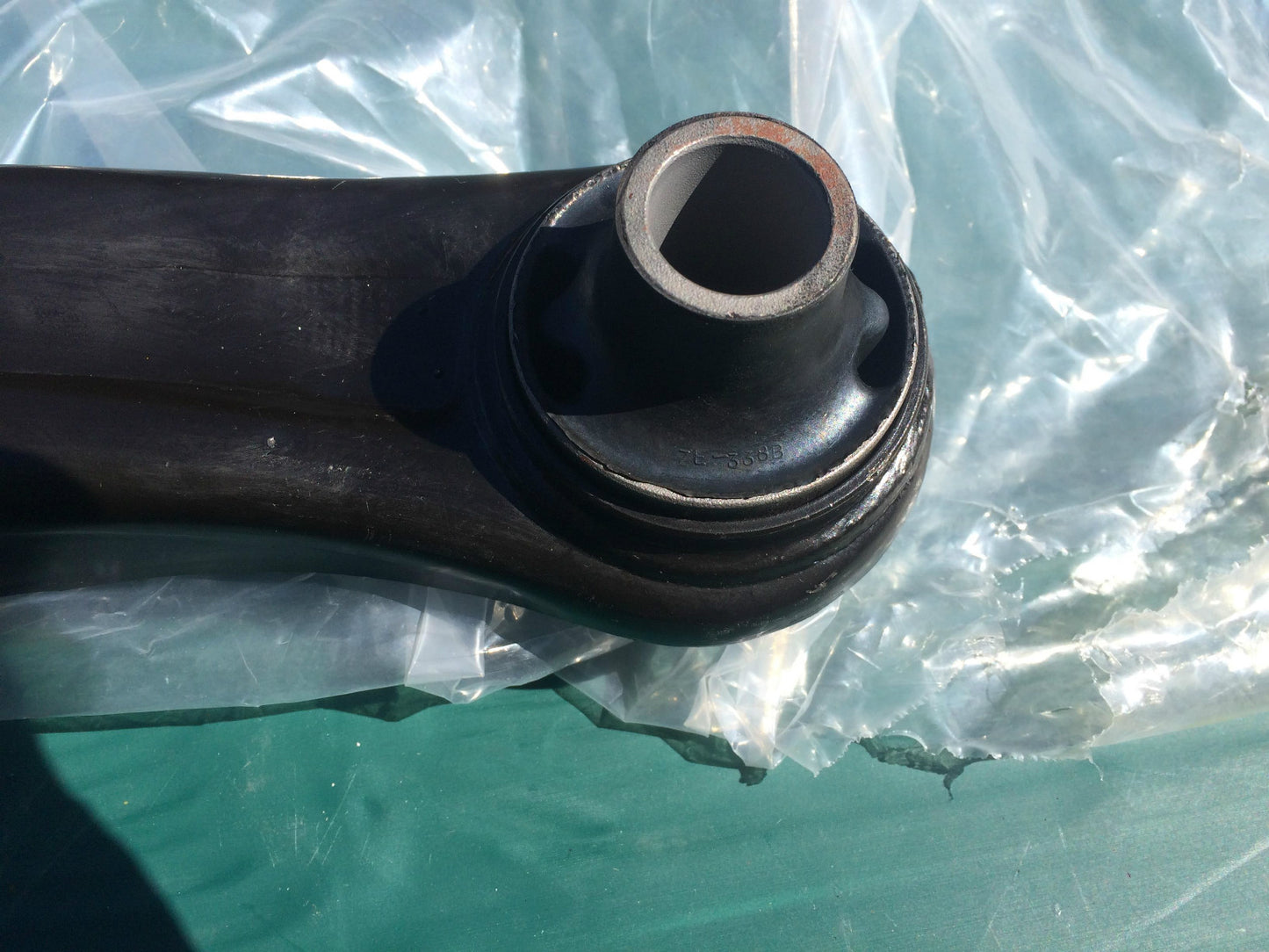 Track Control Arm / Wishbone Mazda MPV 99-06 Off Side Right Hand M230036 **NEW**