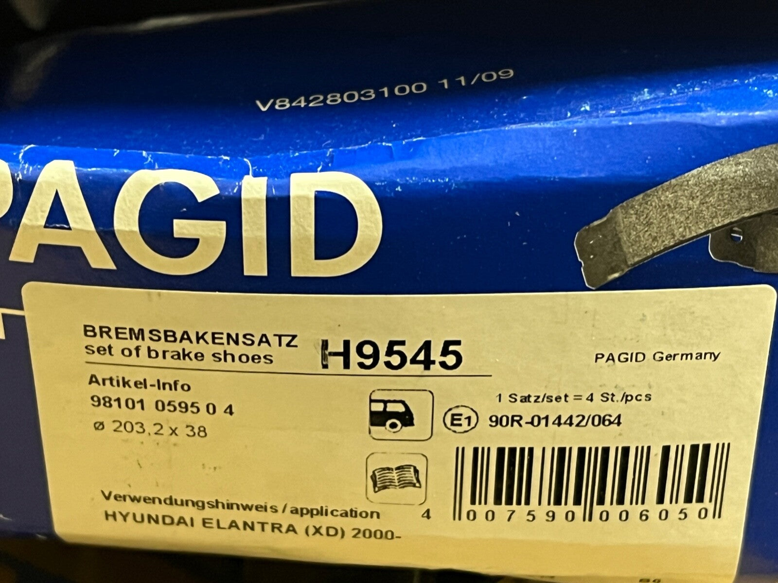 Pagid H9545 Rear Brake Shoe Set fits Hyundai Accent Matrix