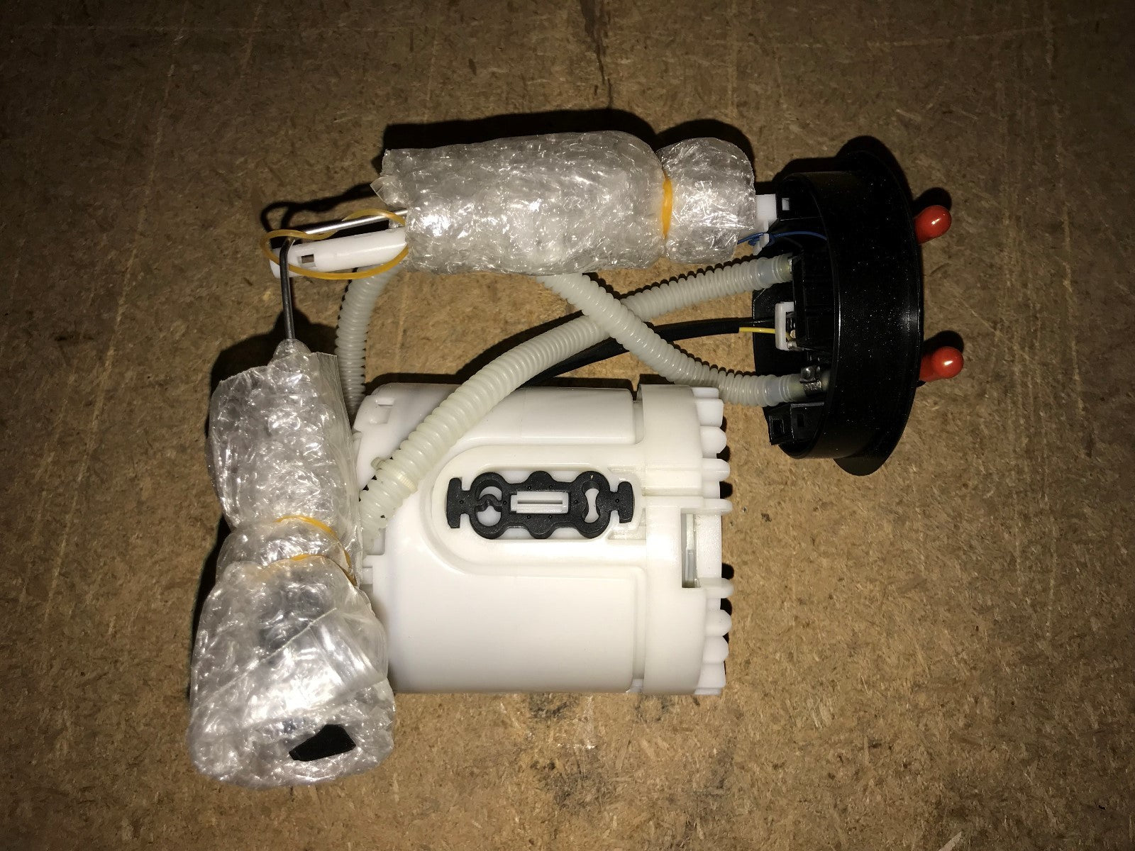 Fuel Pump & Sender VW Golf 1991-1999 Vento 1991-1998 1.4 1.6 1.8 1009190006