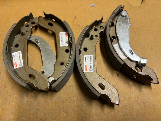 Delphi LS1329 Rear Brake Shoe Set fits Citroen Xsara Peugeot 205 306 309