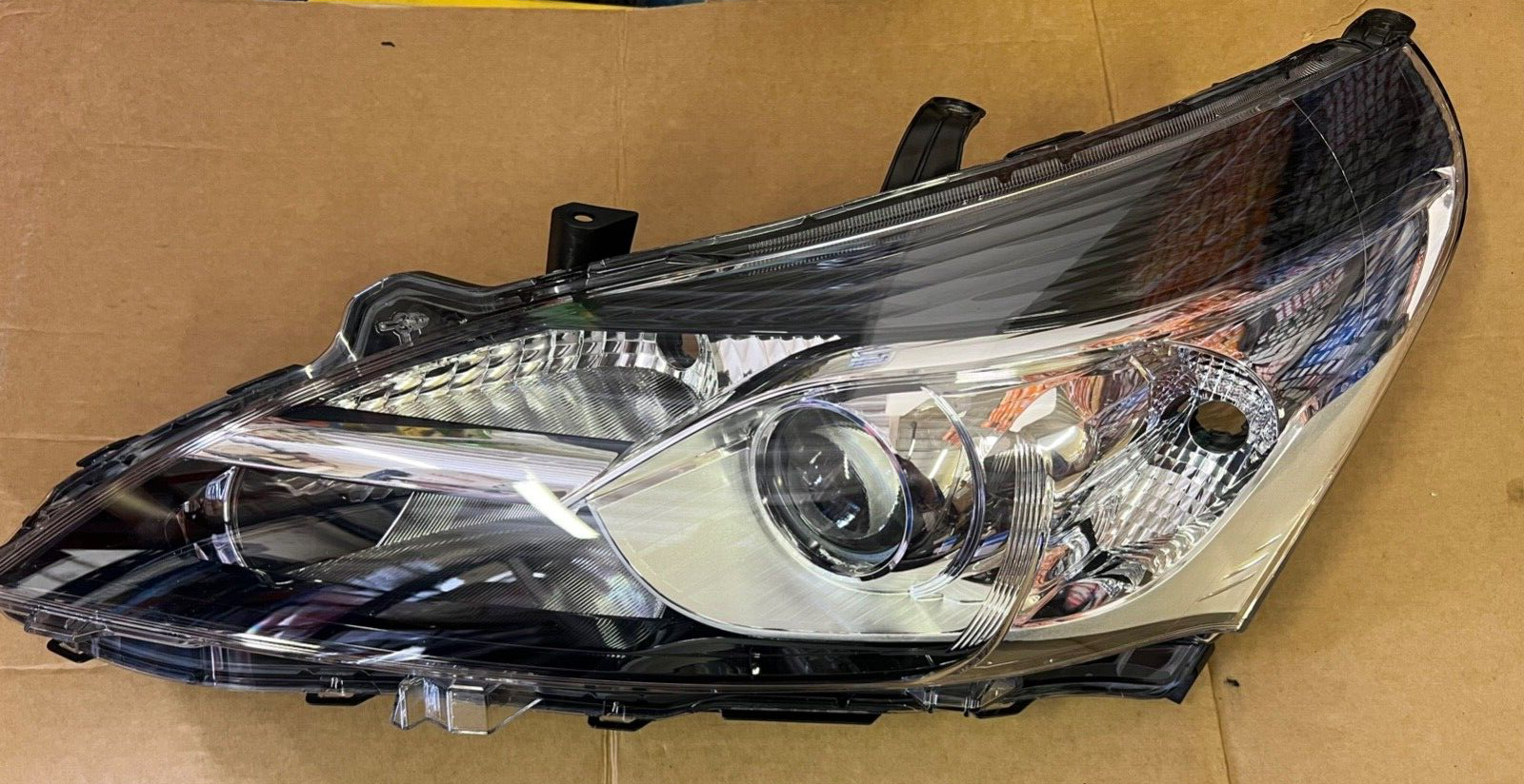 ULO 2014003 Near Side Left Hand Headlight Lamp fits Toyota Verso 20013-onwards
