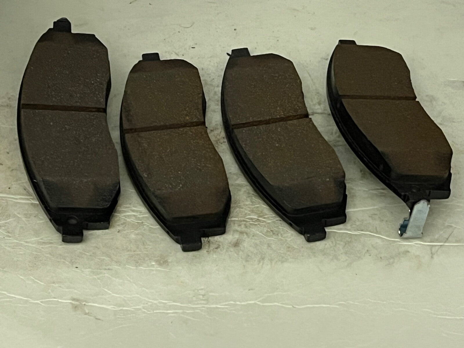 Mintex MDB2122 Front Brake Pad Set fits Misubishi L200